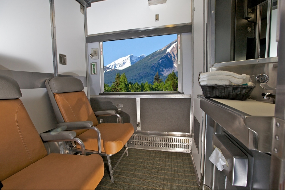 Bedroom for 2 - Day - VIA Rail